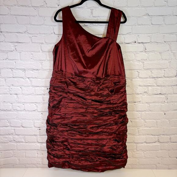 Dress Barn Dresses & Skirts - Collections Burgundy Plus Size Short Ruched Cocktail Dress S0363
